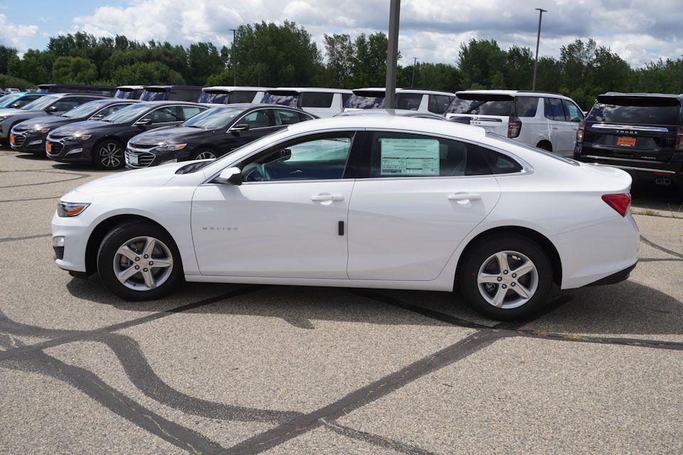 new 2025 Chevrolet Malibu car, priced at $24,595