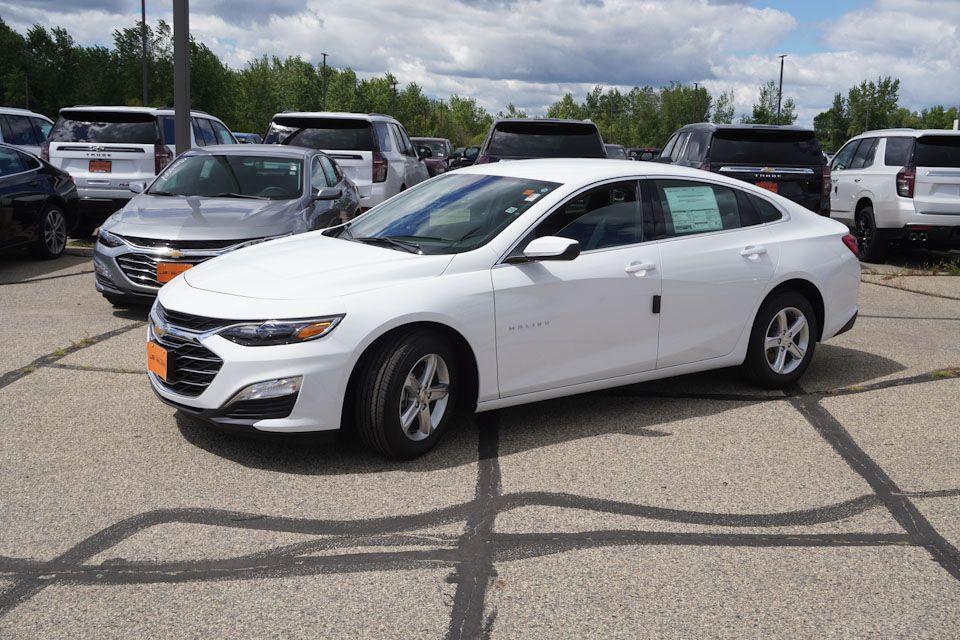 new 2025 Chevrolet Malibu car, priced at $24,595