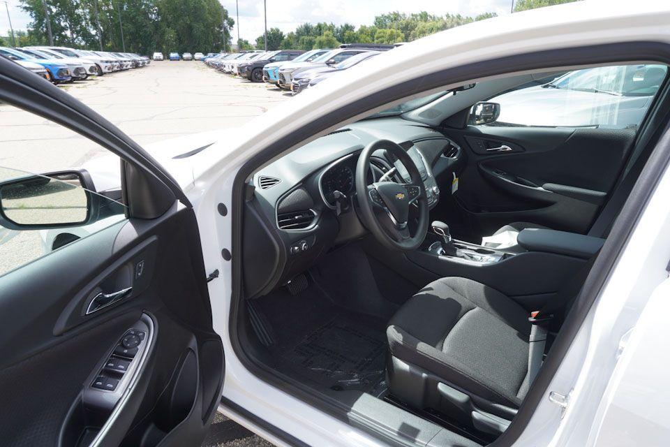 new 2025 Chevrolet Malibu car, priced at $24,595