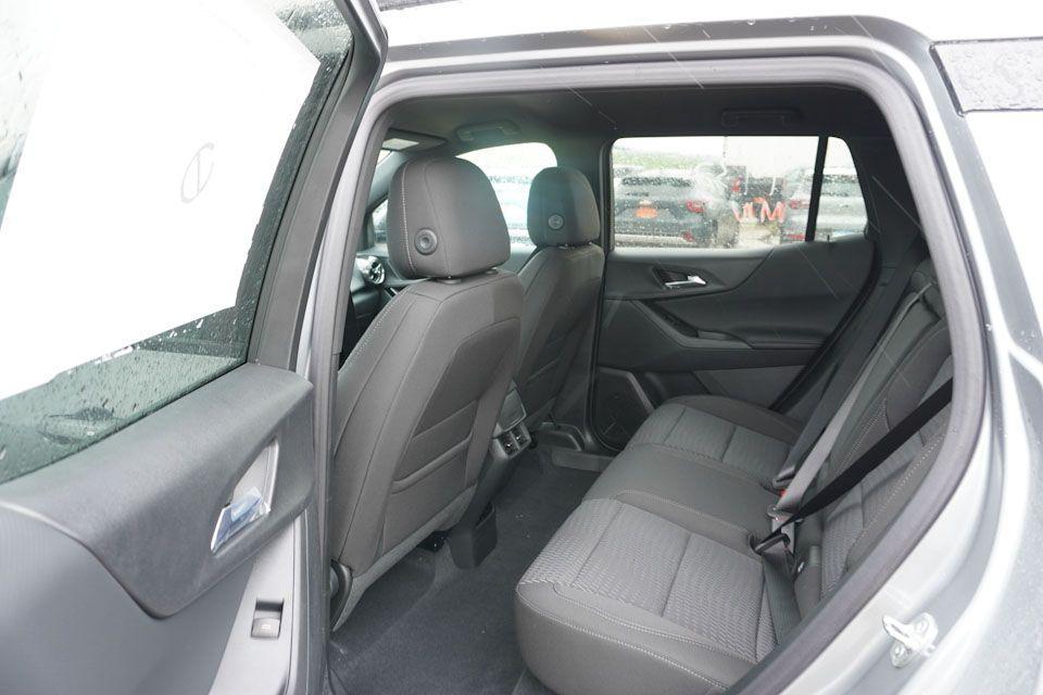 new 2026 Chevrolet Equinox car, priced at $32,399