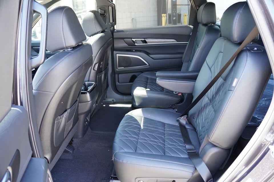 new 2025 Kia Telluride car, priced at $43,615