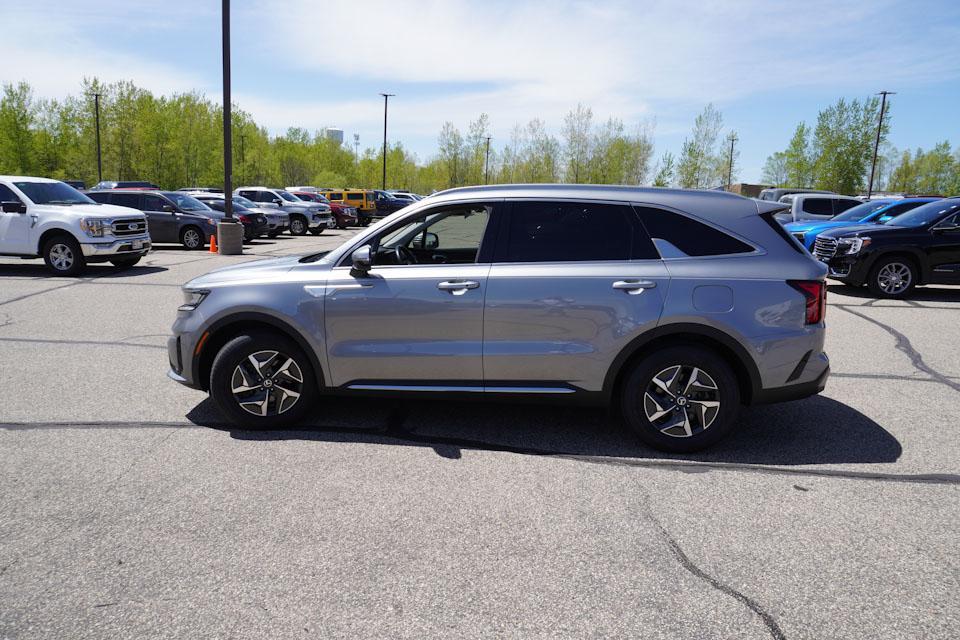 used 2021 Kia Sorento Hybrid car, priced at $24,275