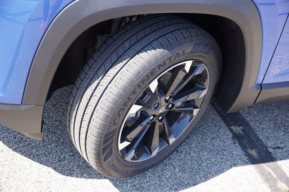 new 2026 Chevrolet Equinox car, priced at $34,640