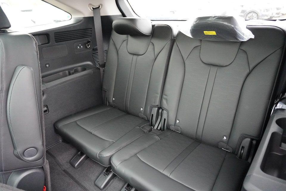 new 2025 Kia Sorento car, priced at $37,904