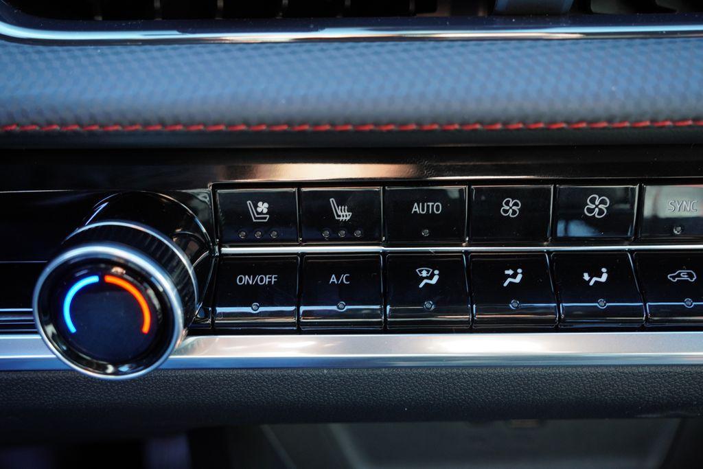 new 2026 Chevrolet Equinox car, priced at $35,290