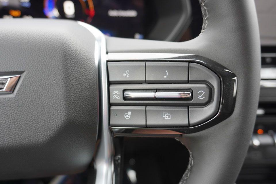 new 2025 Chevrolet Colorado car, priced at $40,870