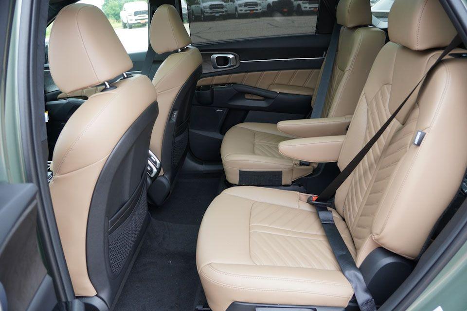 new 2025 Kia Sorento car, priced at $41,098
