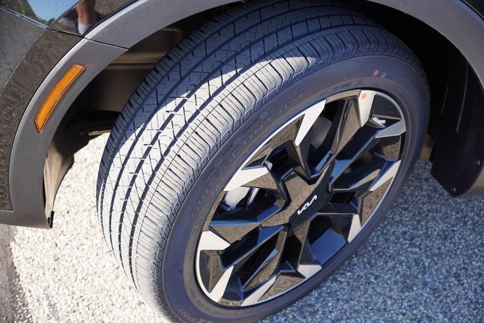 new 2026 Kia Sorento car, priced at $36,283