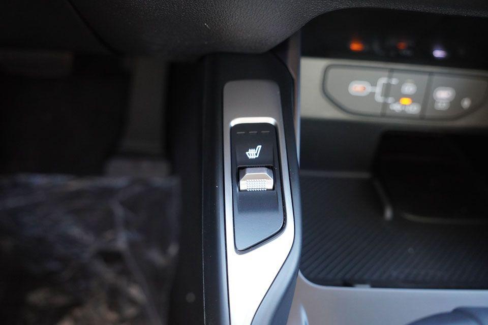 new 2026 Kia Sorento car, priced at $36,283