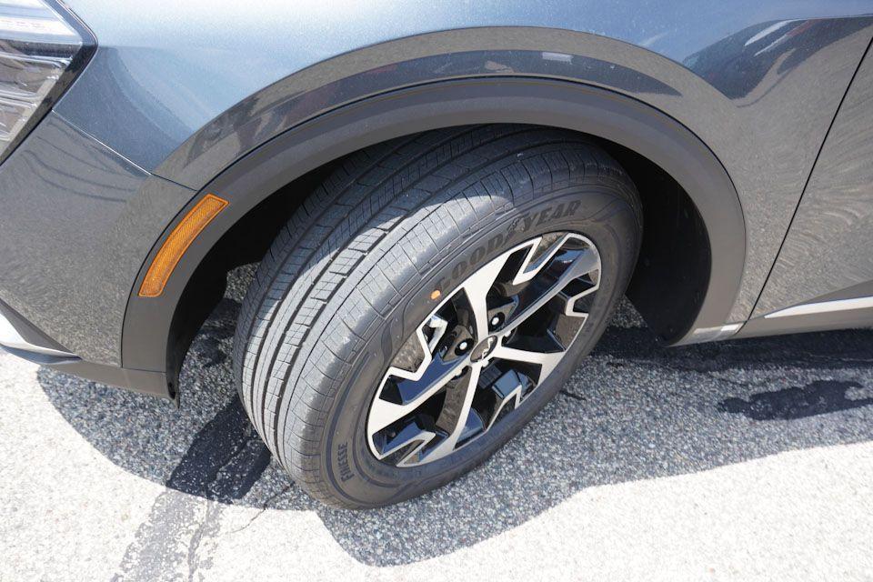 new 2025 Kia Sportage Hybrid car, priced at $32,809