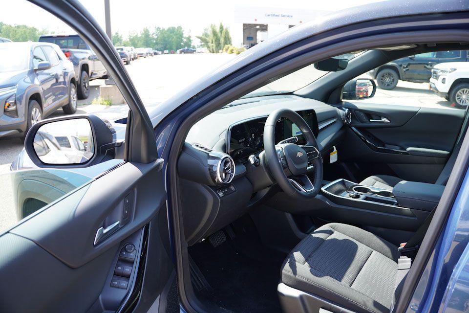 new 2026 Chevrolet Equinox car, priced at $28,335