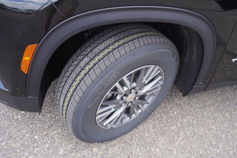 new 2025 Chevrolet Traverse car, priced at $42,687