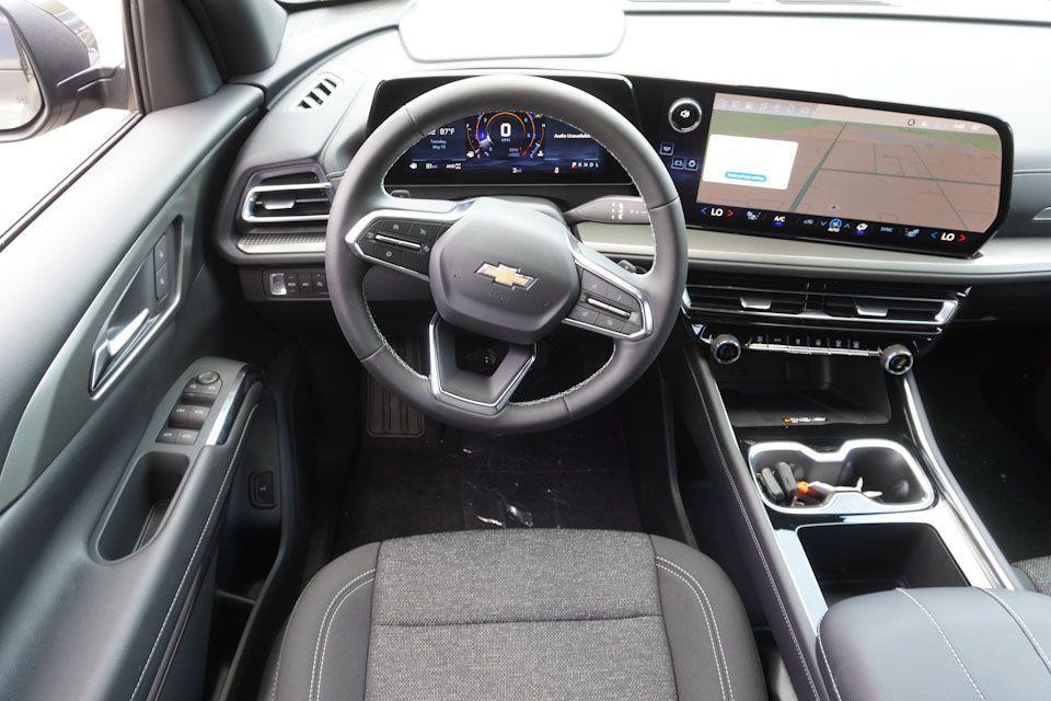 new 2025 Chevrolet Traverse car, priced at $42,687