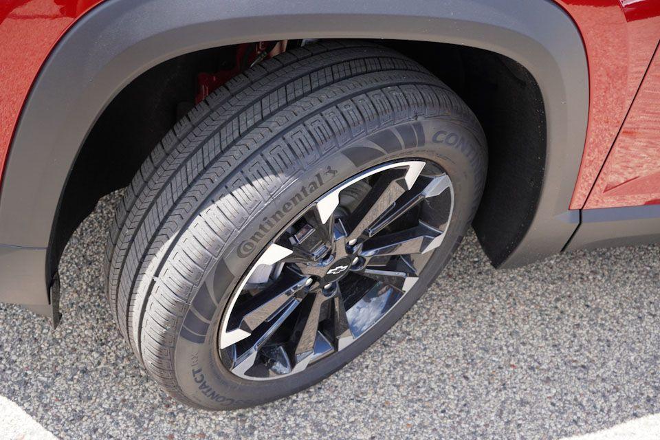 new 2026 Chevrolet Equinox car, priced at $34,140