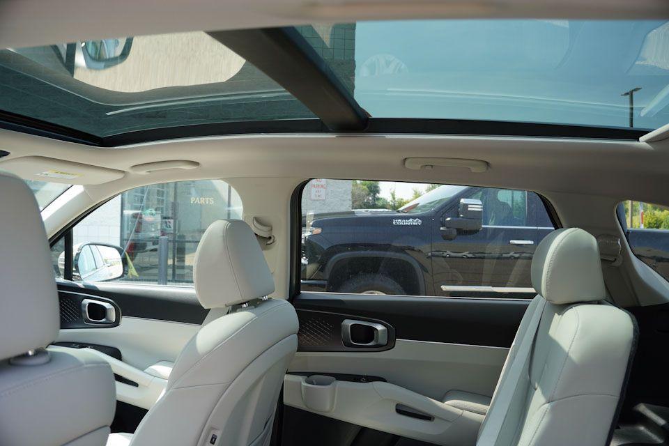 new 2025 Kia Sorento Hybrid car, priced at $37,712