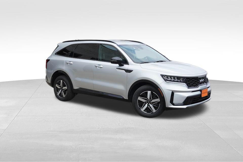 used 2022 Kia Sorento car, priced at $25,321