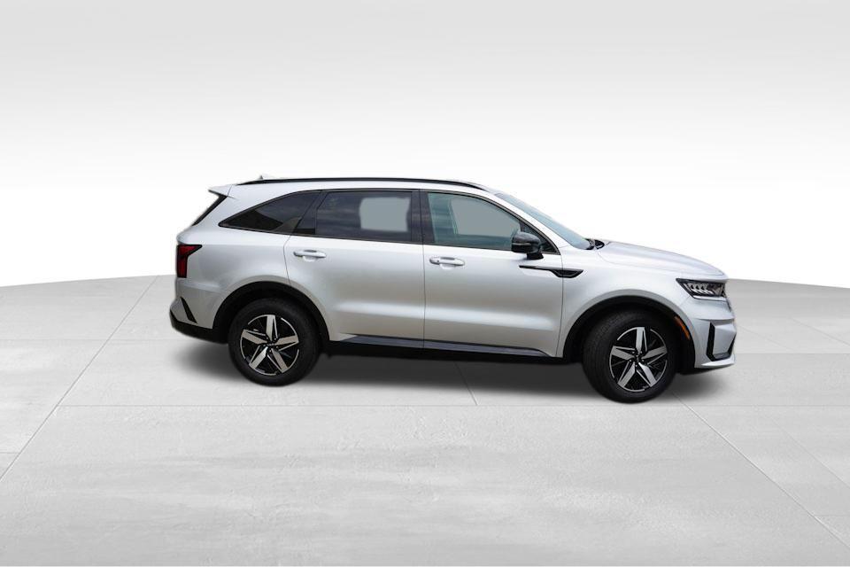 used 2022 Kia Sorento car, priced at $25,321