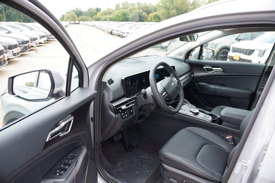 new 2026 Kia Sportage Hybrid car, priced at $32,876