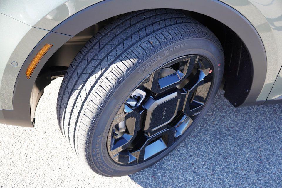 new 2026 Kia Sorento car, priced at $40,037