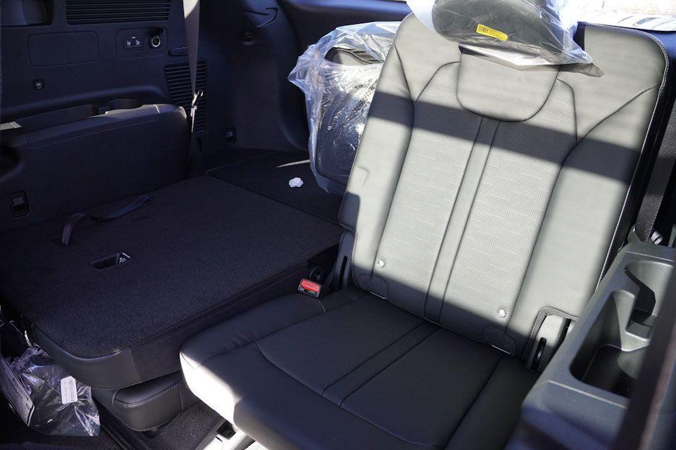 new 2026 Kia Sorento car, priced at $40,037