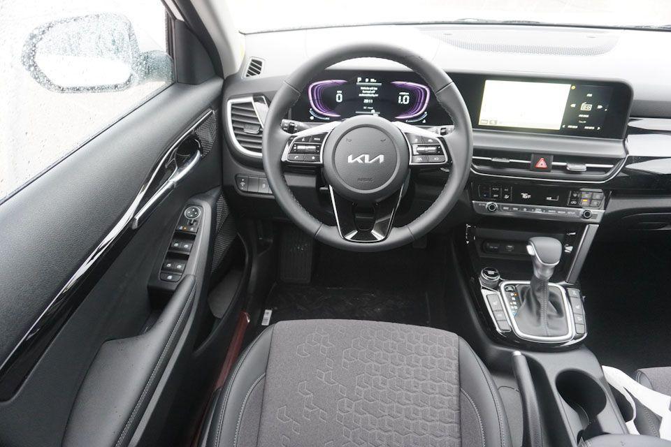 new 2025 Kia Seltos car, priced at $25,798