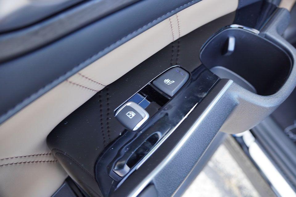 new 2026 Kia Sorento car, priced at $43,804