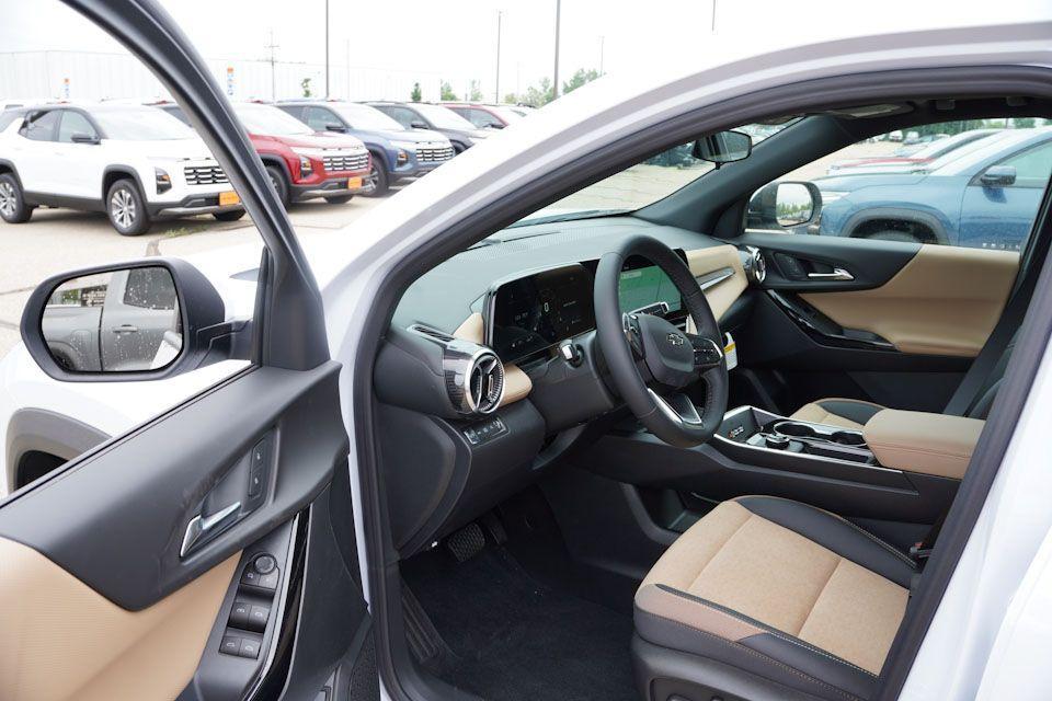 new 2026 Chevrolet Equinox car, priced at $33,990