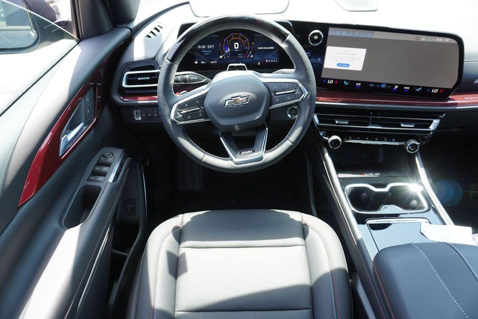 new 2025 Chevrolet Traverse car, priced at $51,566