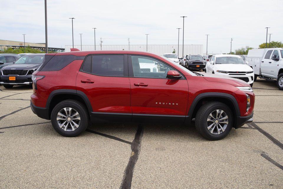 new 2025 Chevrolet Equinox car, priced at $28,575