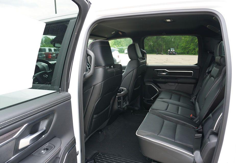 new 2025 Ram 1500 car, priced at $55,578