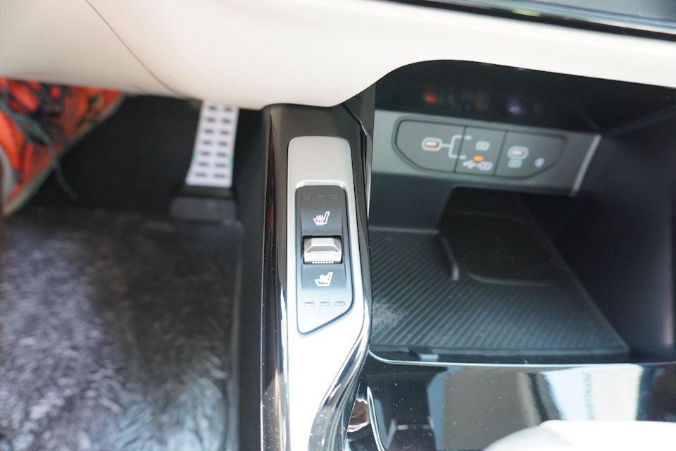 new 2025 Kia Sorento car, priced at $39,538