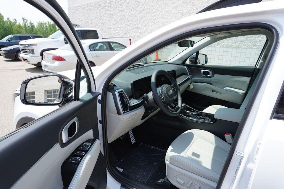 new 2025 Kia Sorento car, priced at $39,538