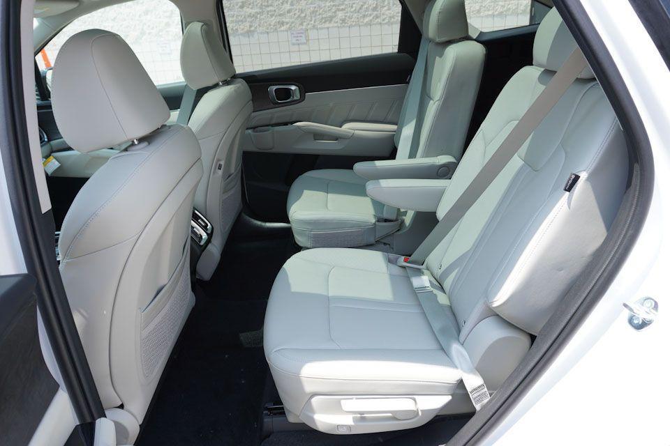 new 2025 Kia Sorento car, priced at $39,538