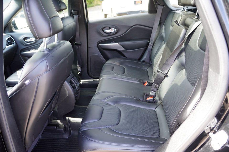 used 2020 Jeep Cherokee car, priced at $20,059