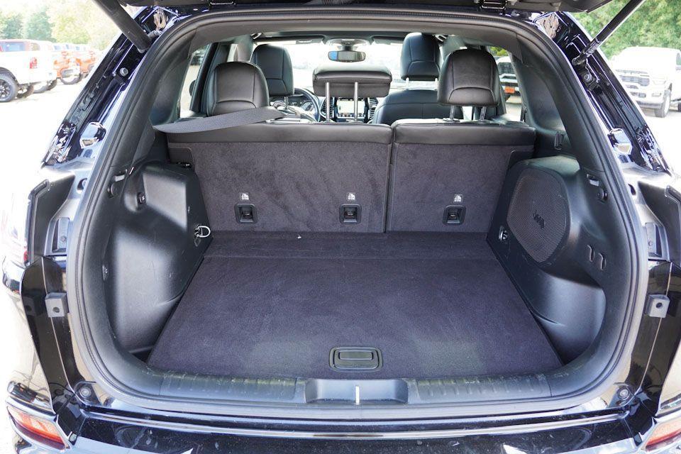 used 2020 Jeep Cherokee car, priced at $20,059