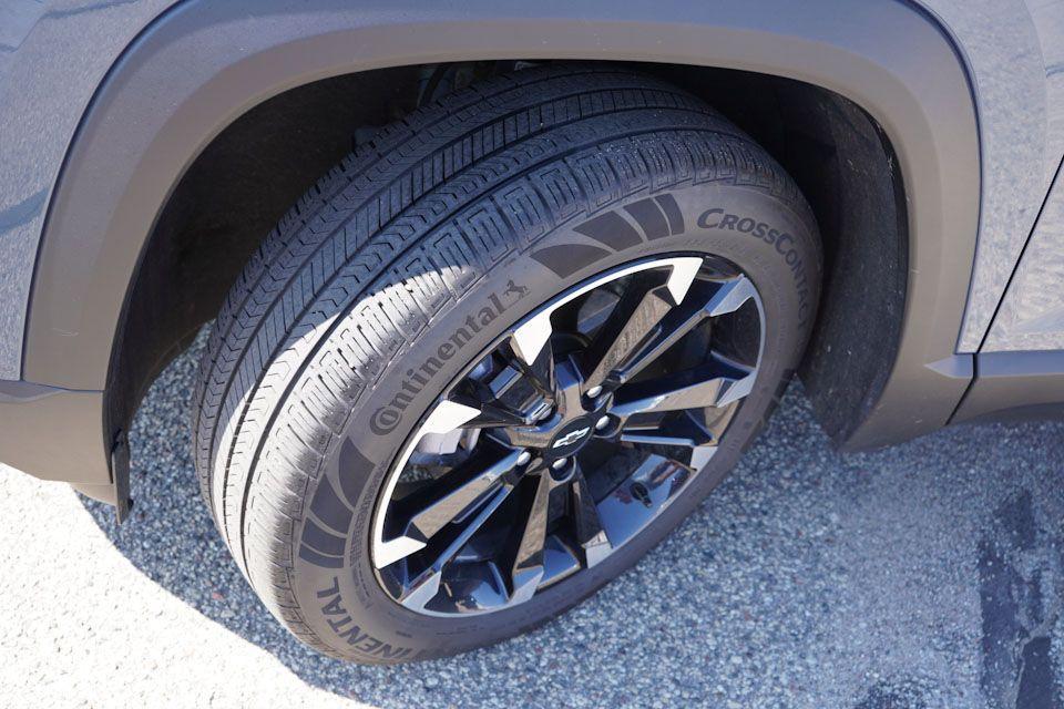 used 2025 Chevrolet Equinox car, priced at $32,988