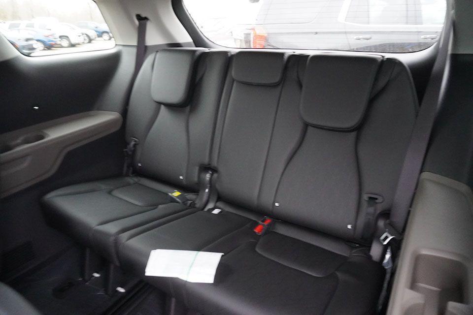 new 2025 Kia Carnival car, priced at $37,674