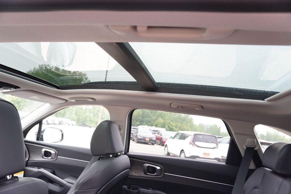 new 2025 Kia Sorento car, priced at $37,904