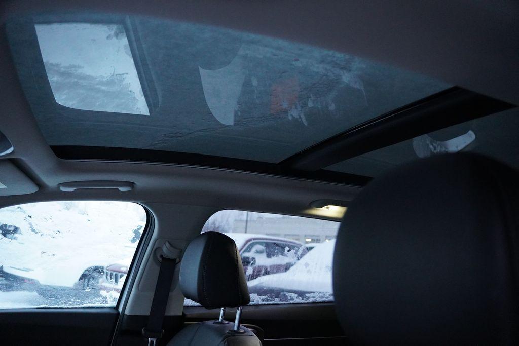 used 2023 Kia Sorento car, priced at $26,558