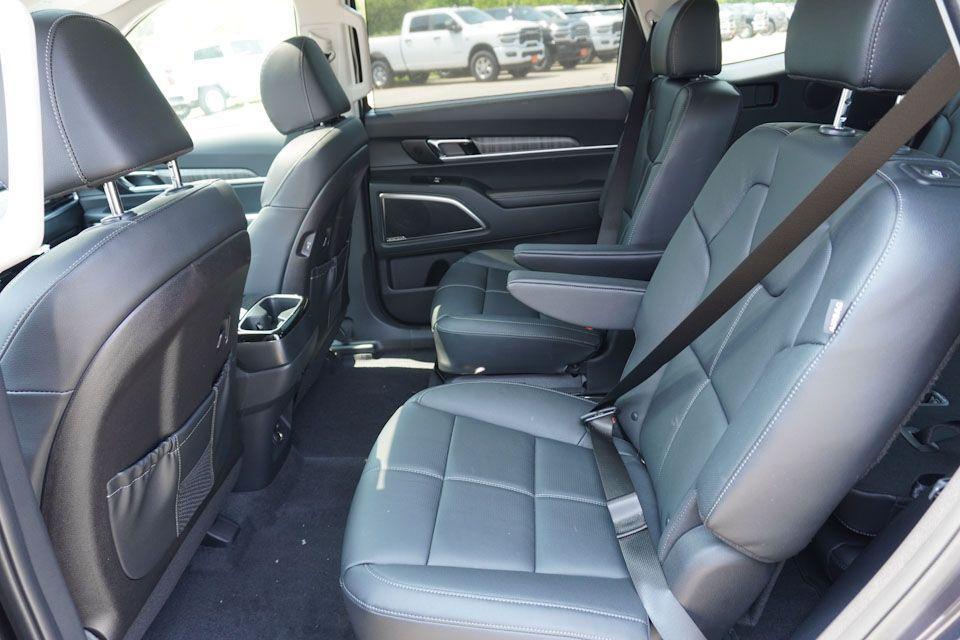 new 2025 Kia Telluride car, priced at $45,578