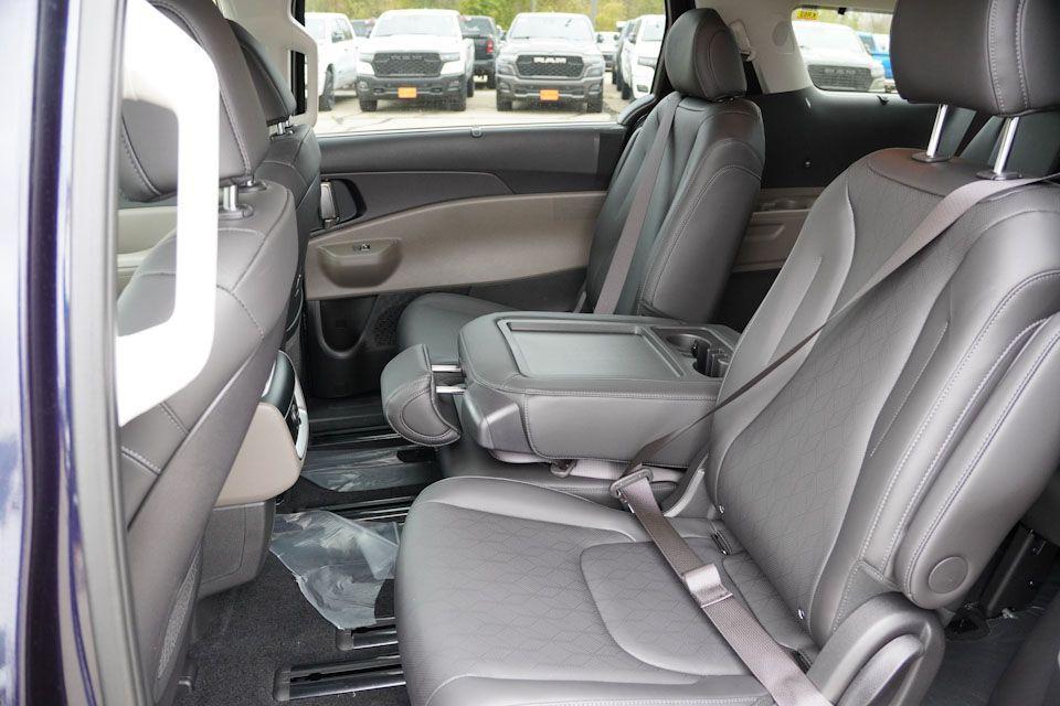 new 2026 Kia Carnival car, priced at $38,959