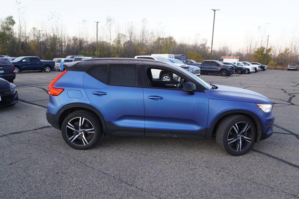 used 2020 Volvo XC40 car, priced at $28,544