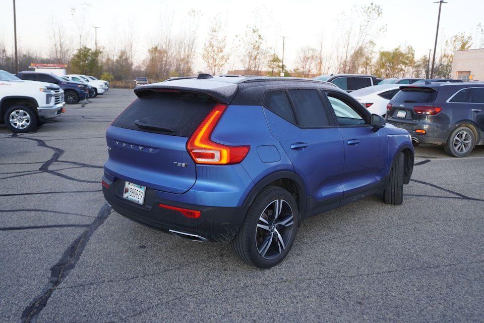 used 2020 Volvo XC40 car, priced at $28,544