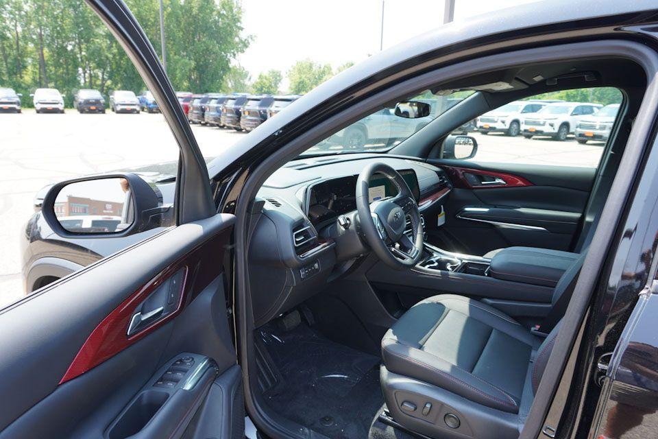 new 2025 Chevrolet Traverse car, priced at $47,553