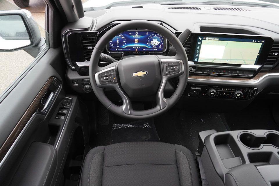 new 2025 Chevrolet Silverado 1500 car, priced at $46,337