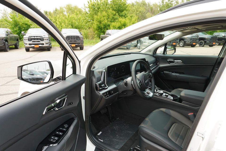 new 2025 Kia Sportage Hybrid car, priced at $36,385
