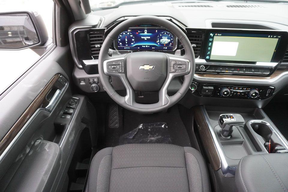 new 2025 Chevrolet Silverado 1500 car, priced at $48,610