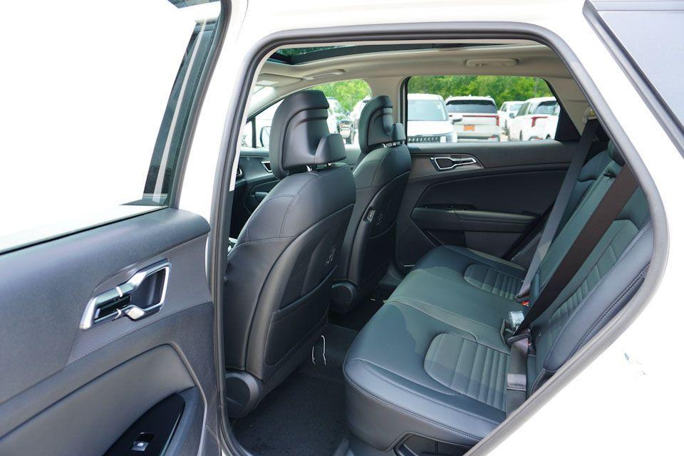 new 2025 Kia Sportage Hybrid car, priced at $36,402