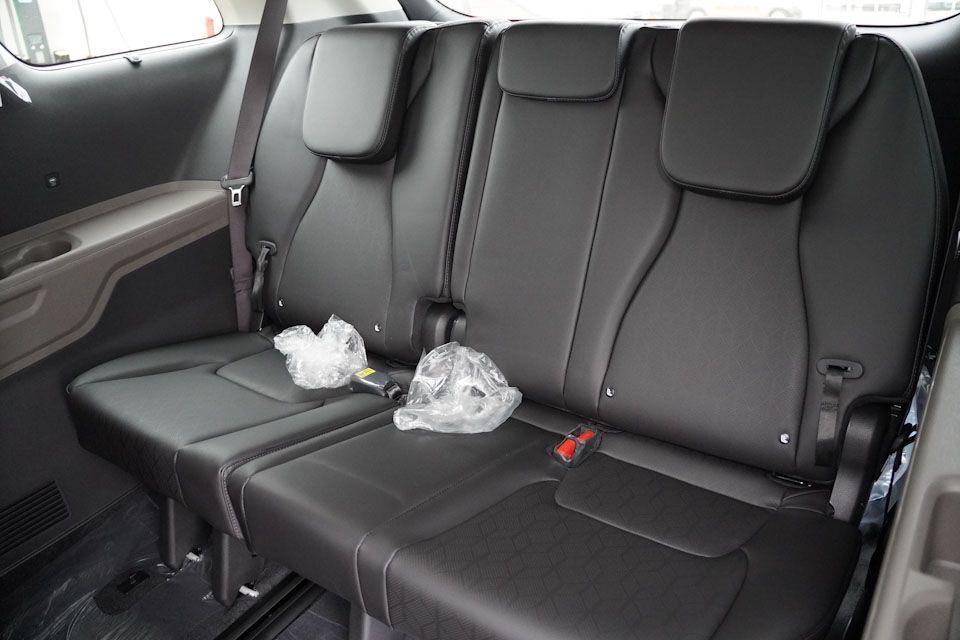 new 2026 Kia Carnival Hybrid car, priced at $41,756