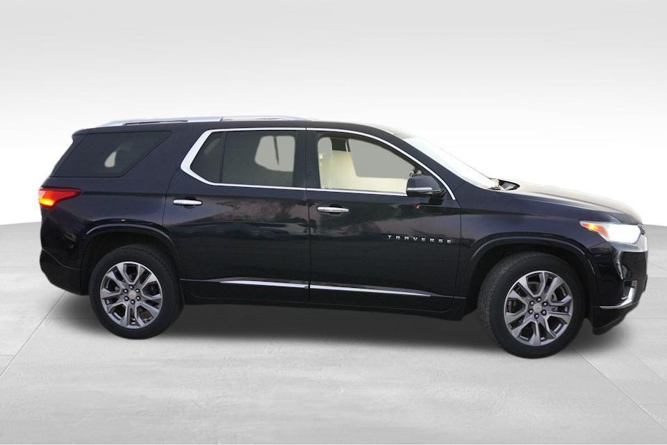 used 2020 Chevrolet Traverse car, priced at $32,333